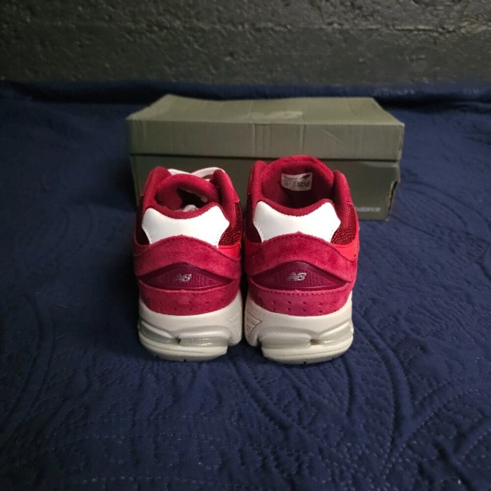 New Balance 2002R Bordeaux Burgundy Suede Sneakers Size 11 Like New - Picture 6 of 7